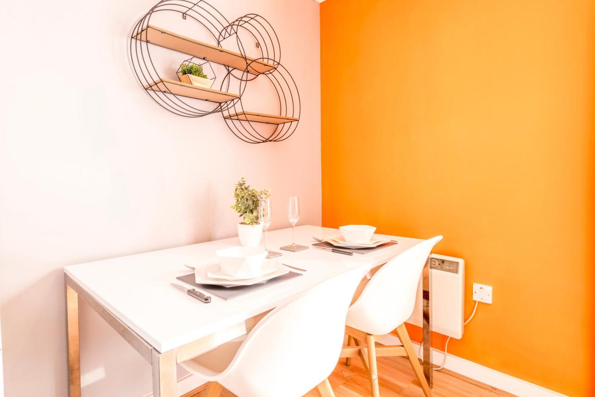 Prime Location - Modern City Apartment! Bristol Exterior foto